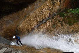 Dernier et très beau rappel avec ses nombreuses cascades - Canyoning au Mt Perdu - Aragon - Espagne